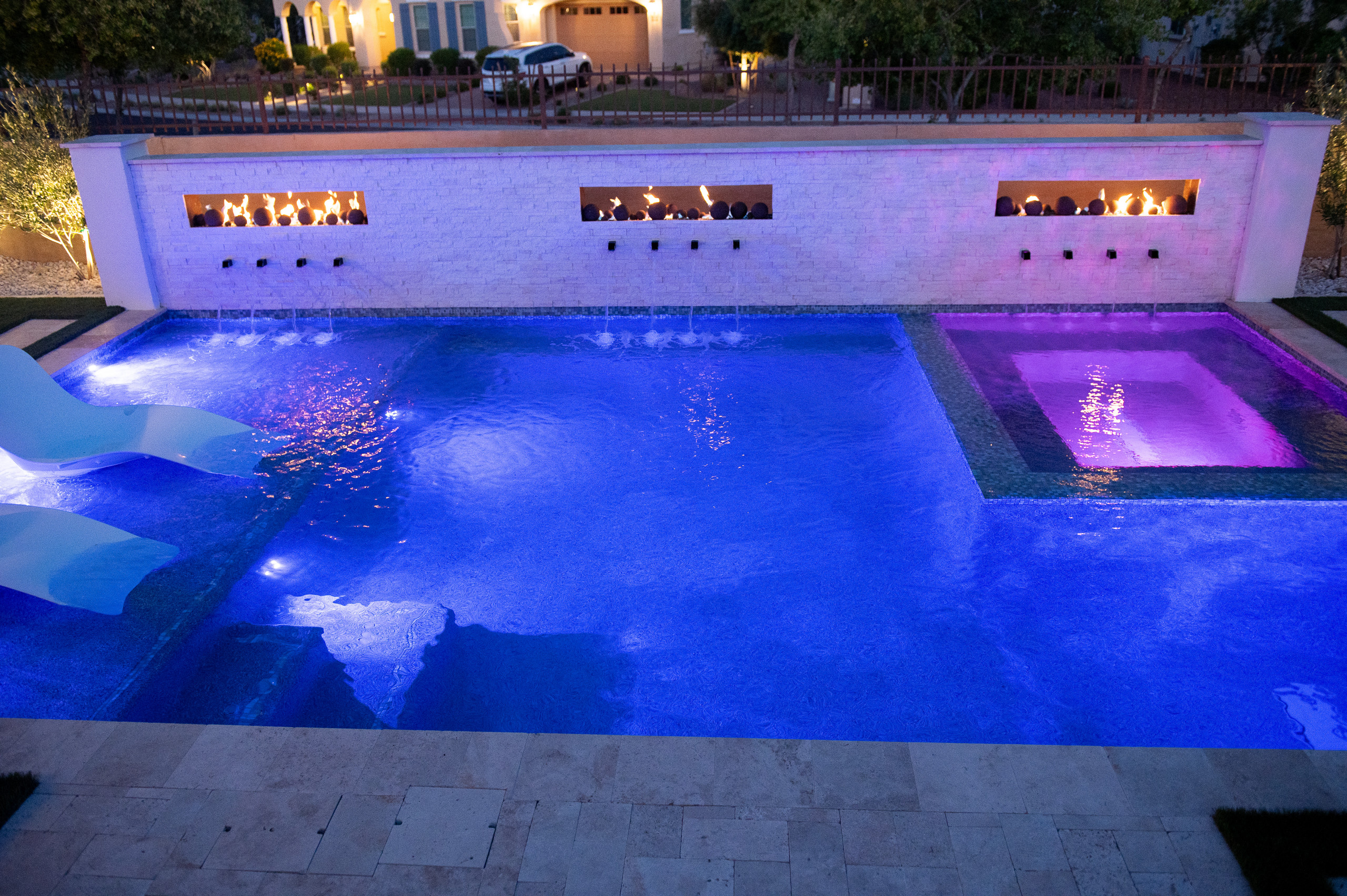 Swimming pool, Water/fire feature wall