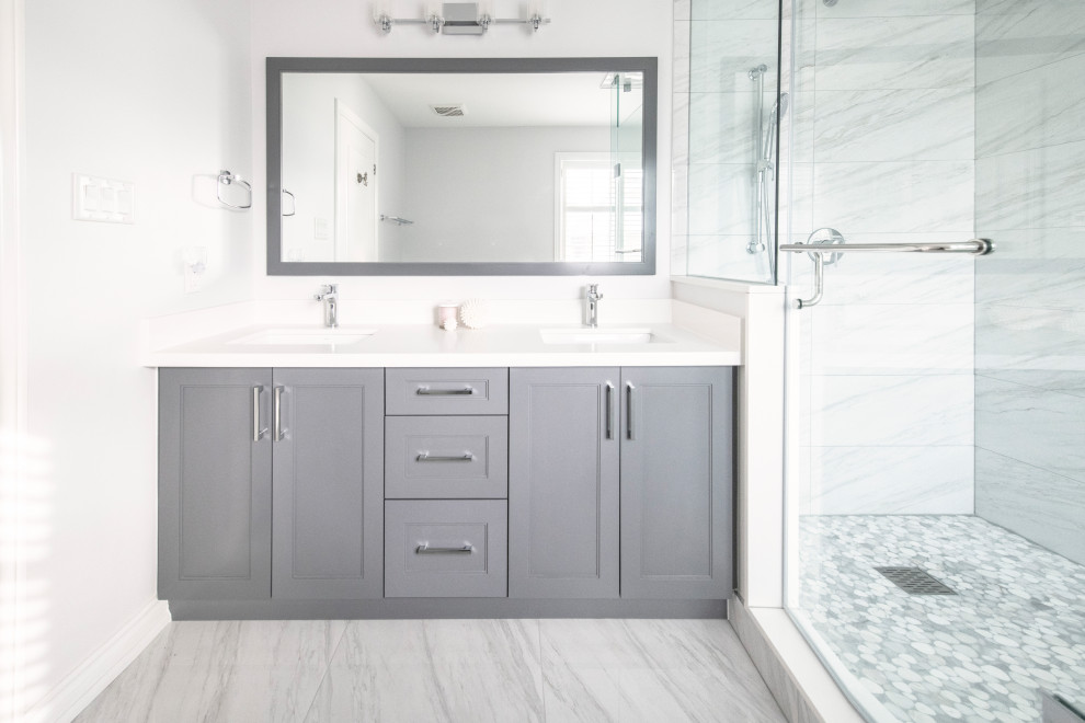 Bathroom - transitional bathroom idea in Toronto