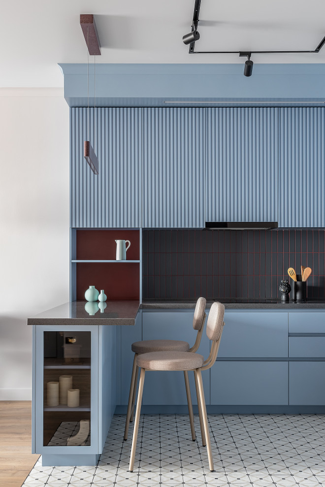 Трехкомнатная квартира с кухней—гостиной