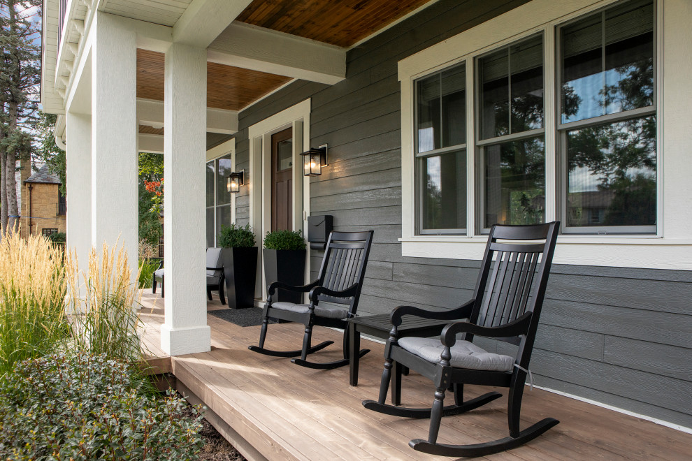 Mid-sized transitional porch idea in Minneapolis