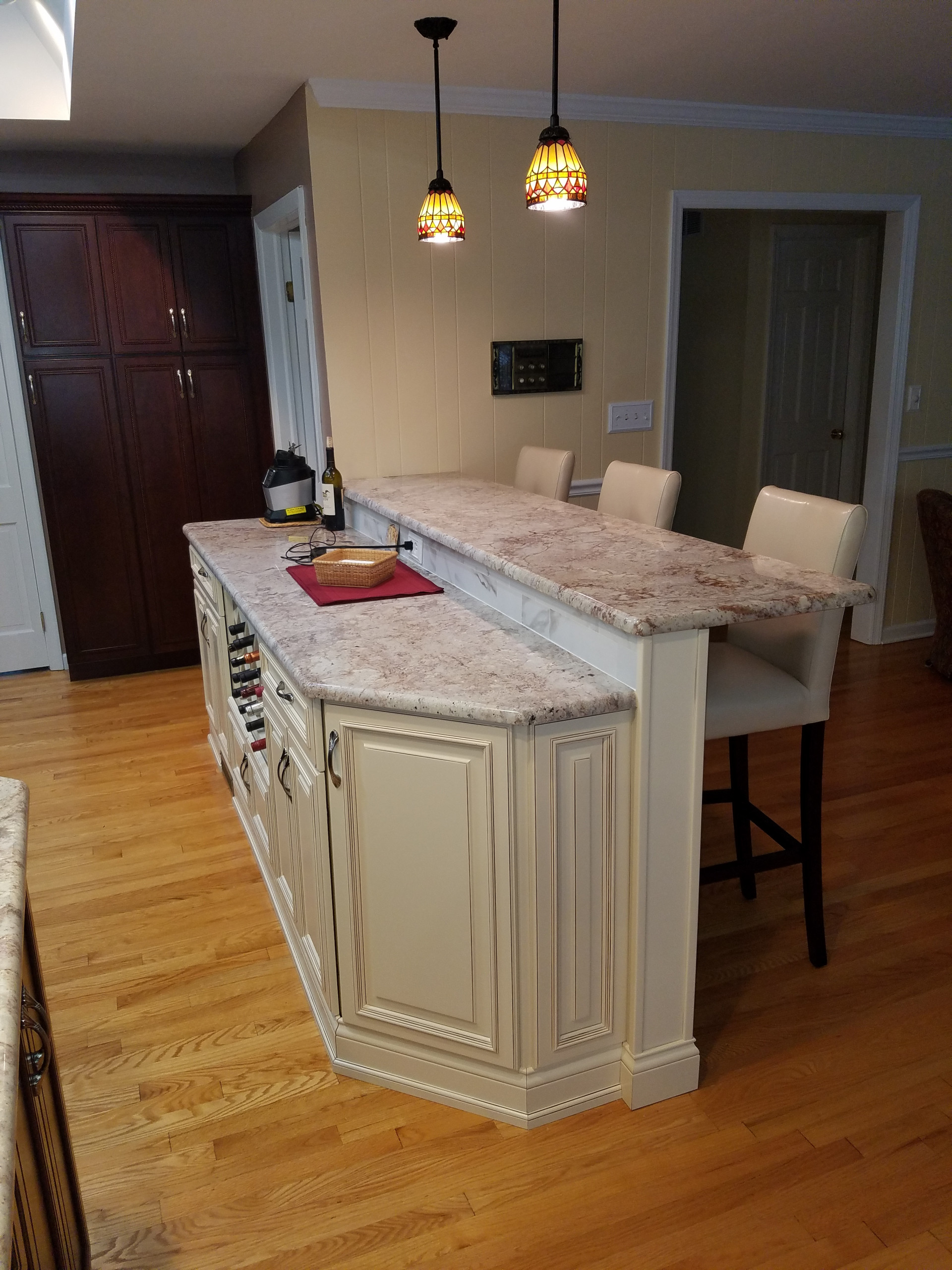 Kitchen Remodel on Sunrise Drive in Hold