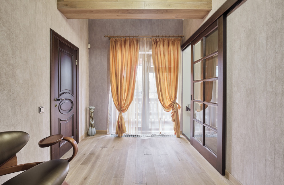 Капри в бревенчатом доме