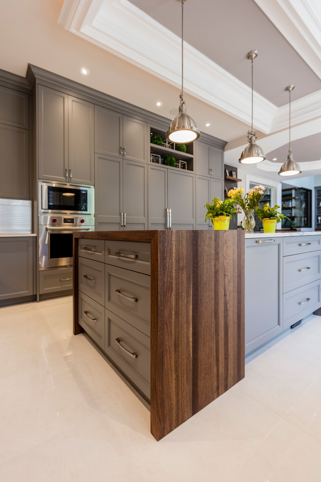 Inspiration for a transitional kitchen remodel in Toronto