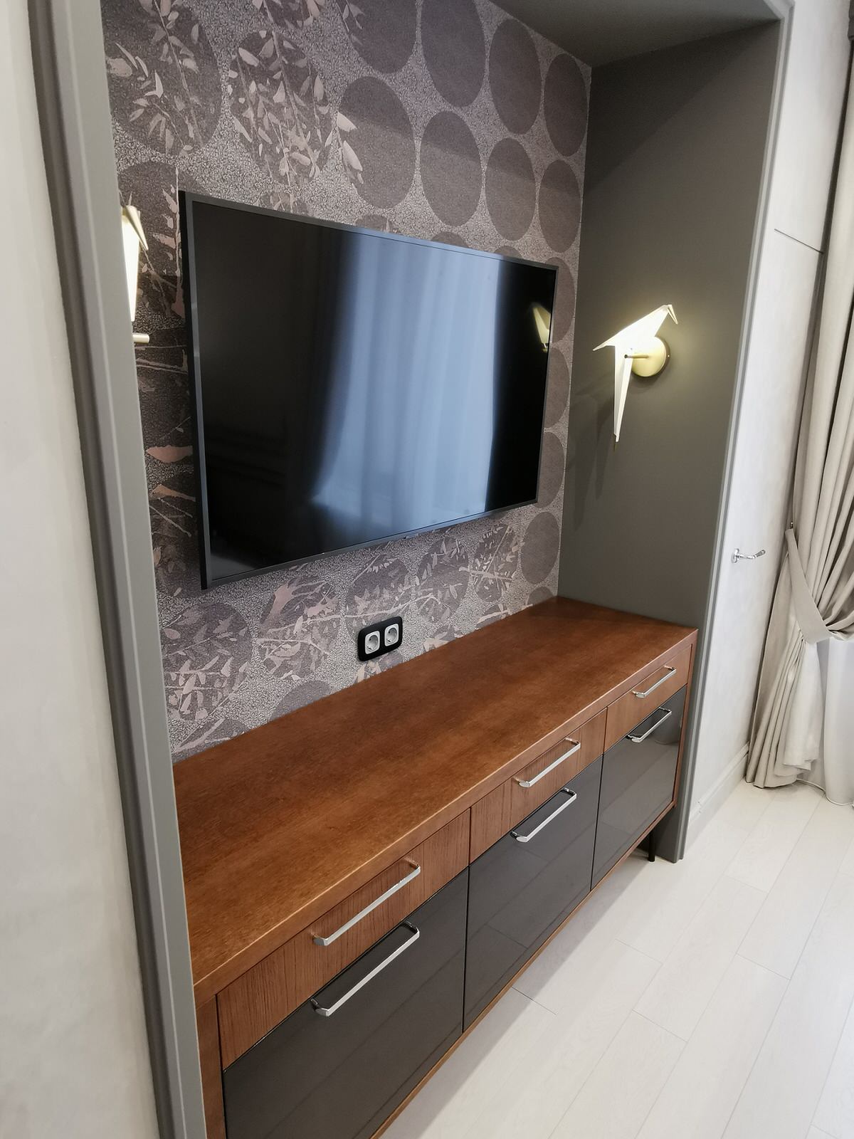 Волга. Комод.