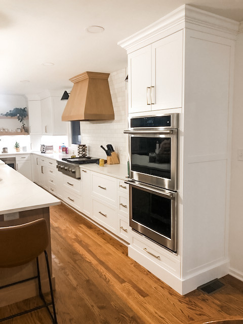 Kitchen - transitional kitchen idea in Baltimore