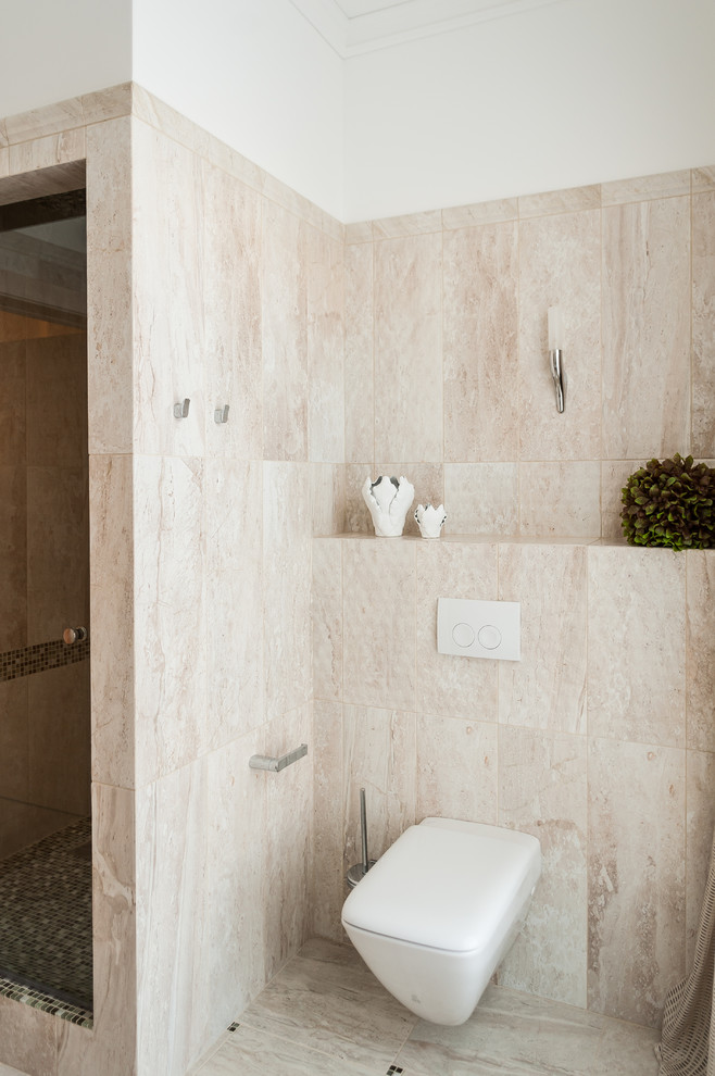 Загородный дом с розовой столовой