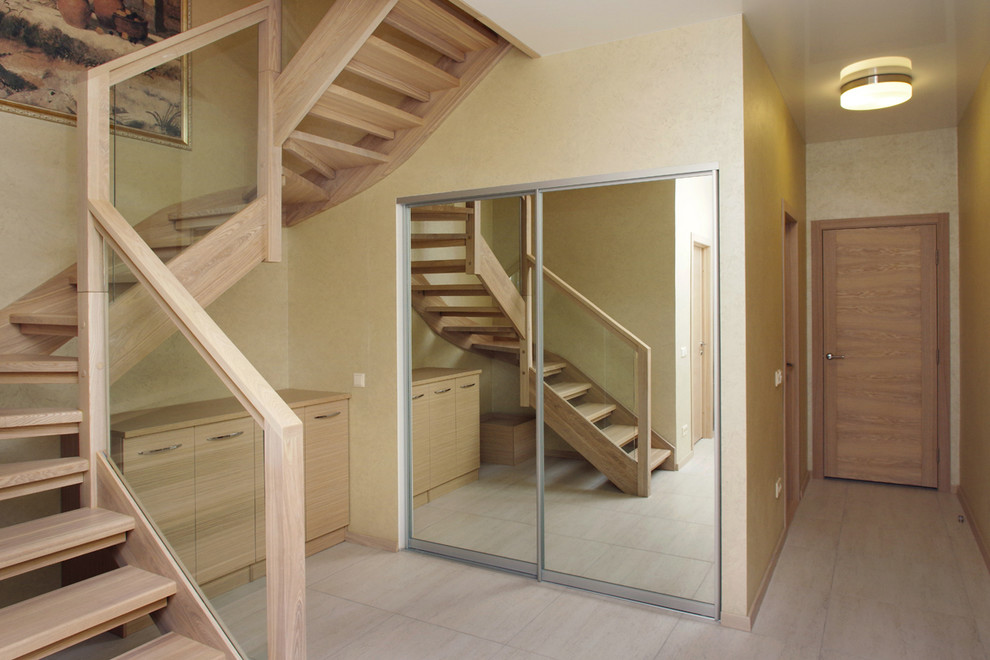 Натуральный ясень, дизайнер Юлия Бернухова