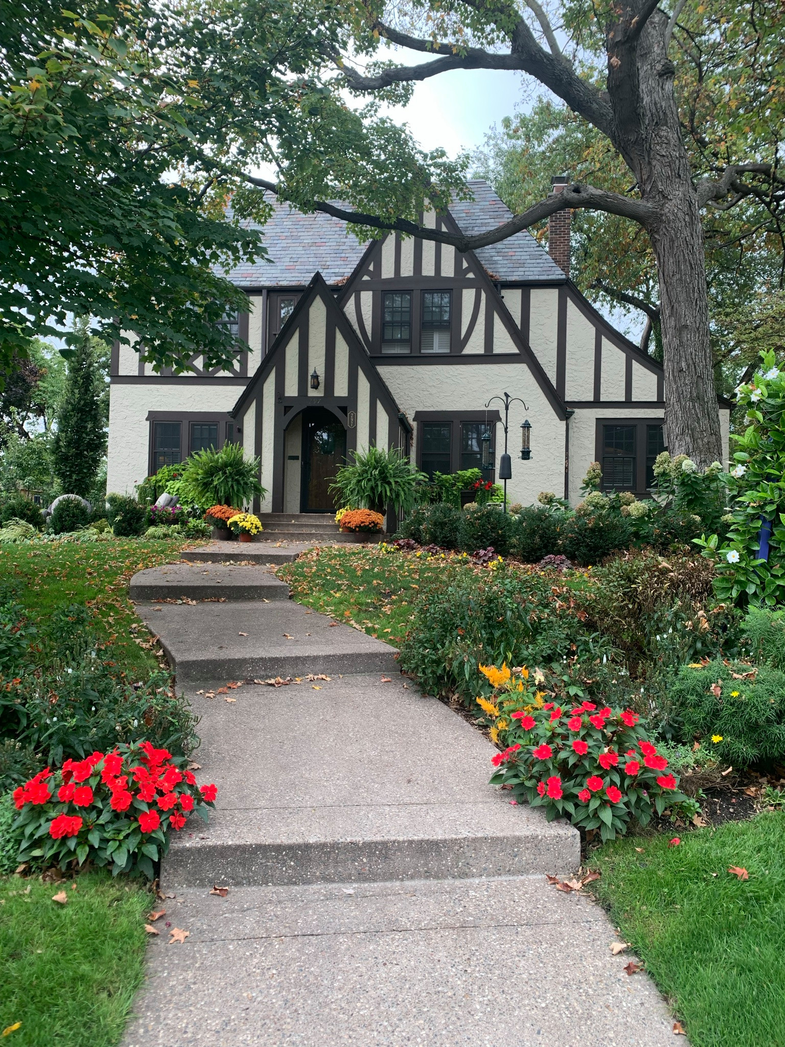 Saint Paul Tudor Garden