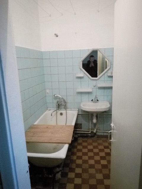 Дизайн пятиугольных ванных комнат