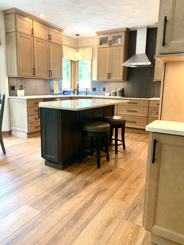 Kitchen - transitional kitchen idea in Grand Rapids