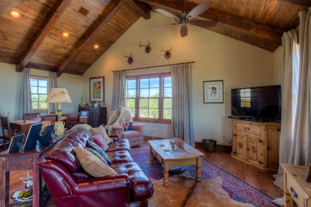Country living room in Austin.