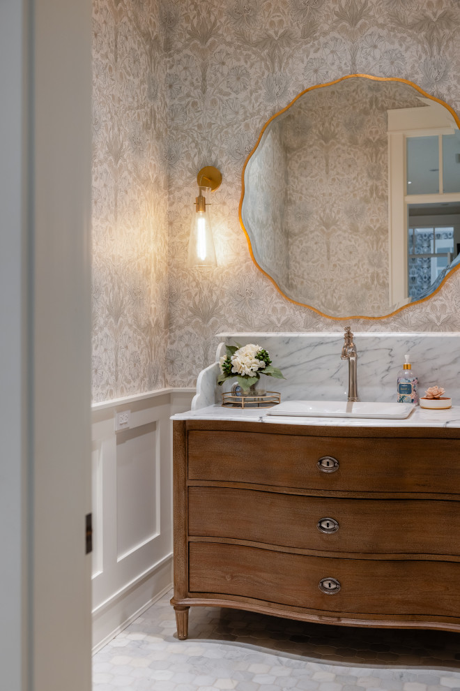 Transitional home design photo in Vancouver