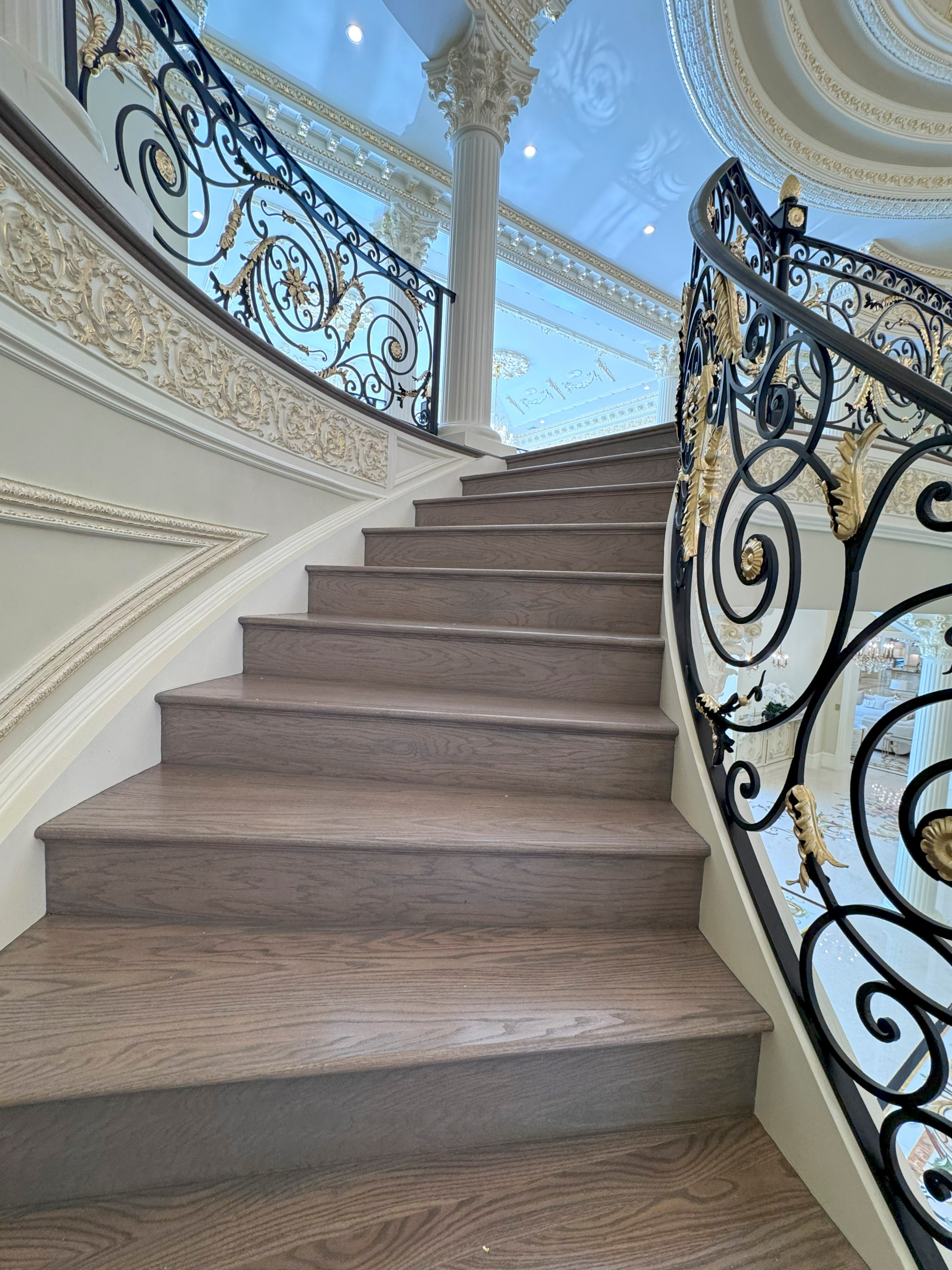 135_Vibrant Staircase with Touch of Historic Grandeur, Great Falls, VA 22066