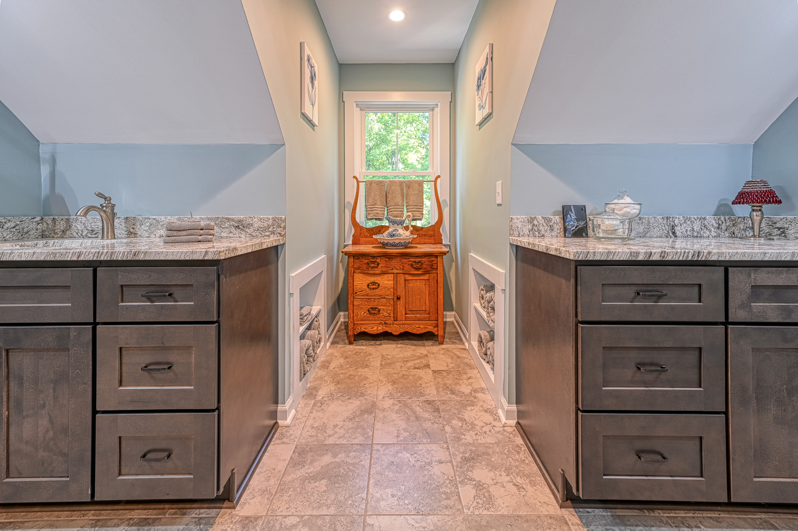 Malloy Garage Apartment Dual Vanity
