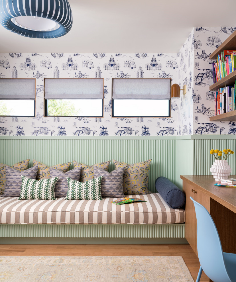 Mid-century modern kids' room photo in Austin