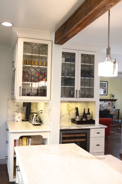 Inspiration for a transitional home design remodel in Los Angeles