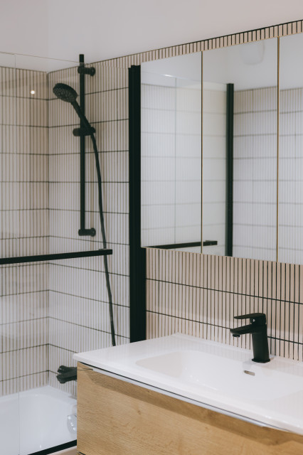 HORIZON beach-style-bathroom