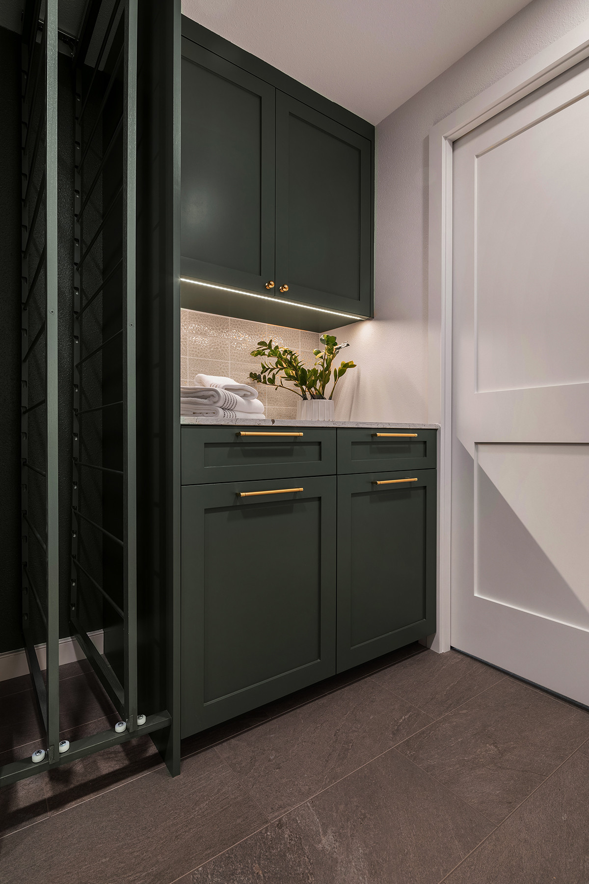 Moody Laundry Room - Woodinville