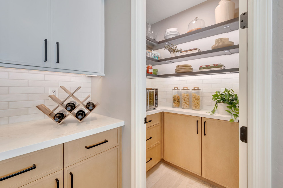 Home design - transitional home design idea in Phoenix