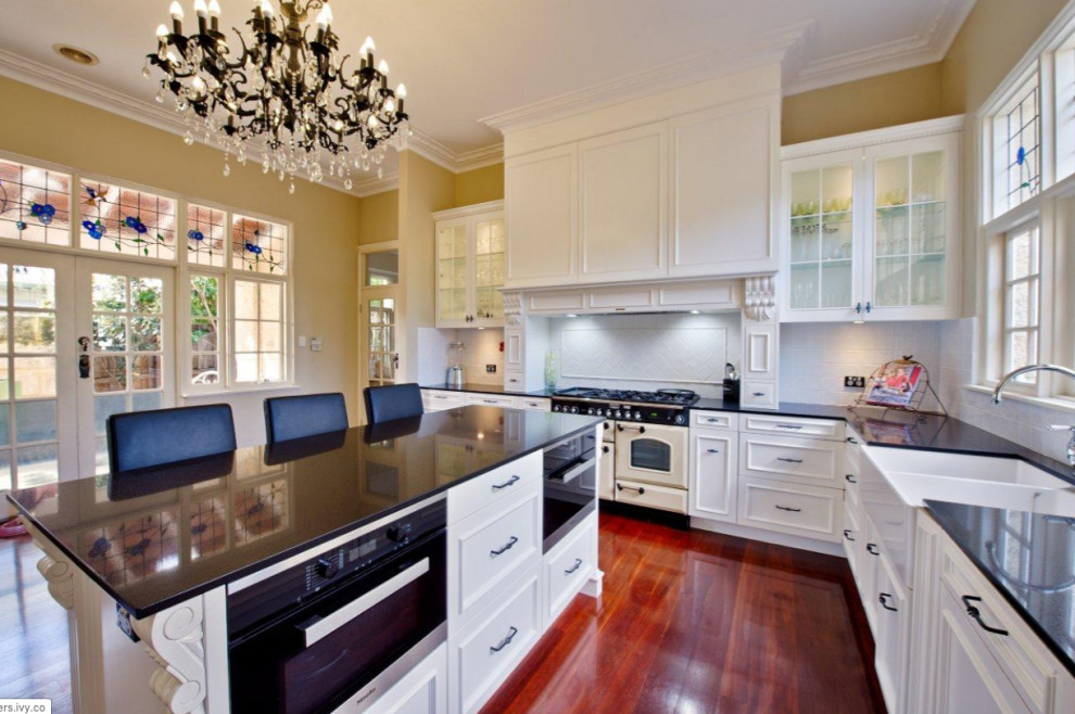 Design ideas for a contemporary kitchen in Perth.