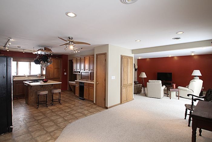 Inspiration for a transitional home design remodel in Cedar Rapids