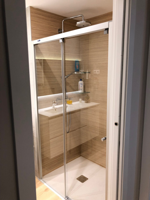Cube modern-badezimmer