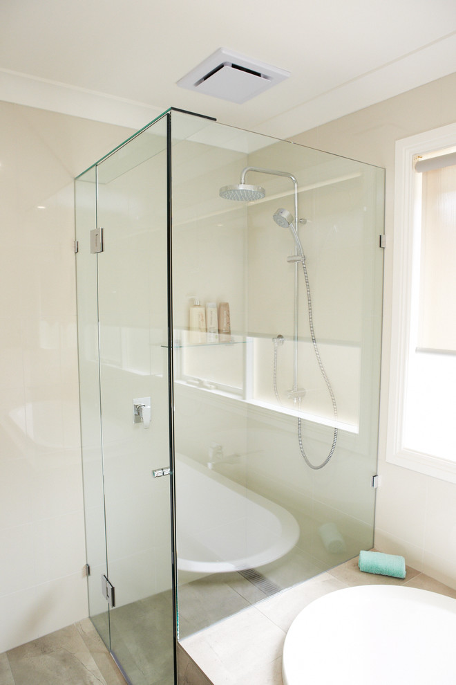 Mediterranean bathroom in Melbourne.