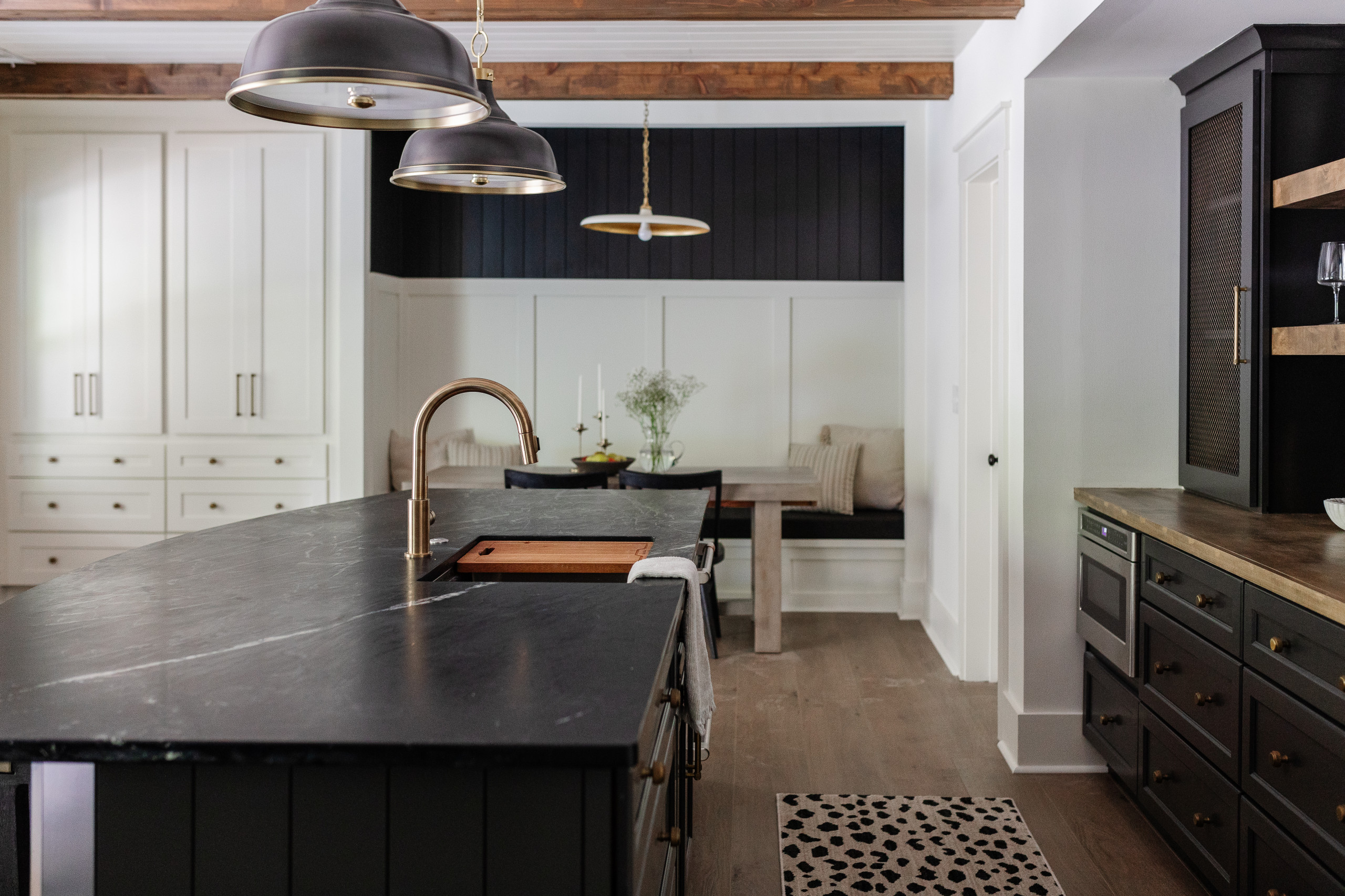 Kitchen - kitchen idea in Atlanta