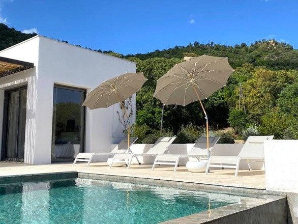 TERRASSE PISCINE côté chambre parentale