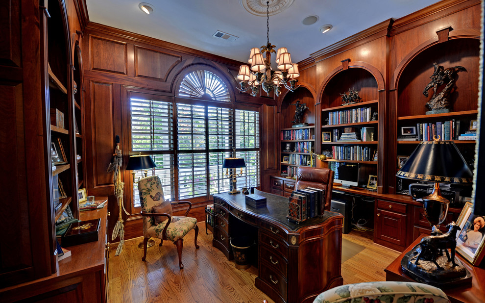 Design ideas for a country home office in Atlanta.