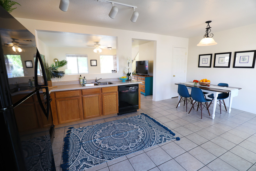 Inspiration for a transitional home design remodel in Phoenix