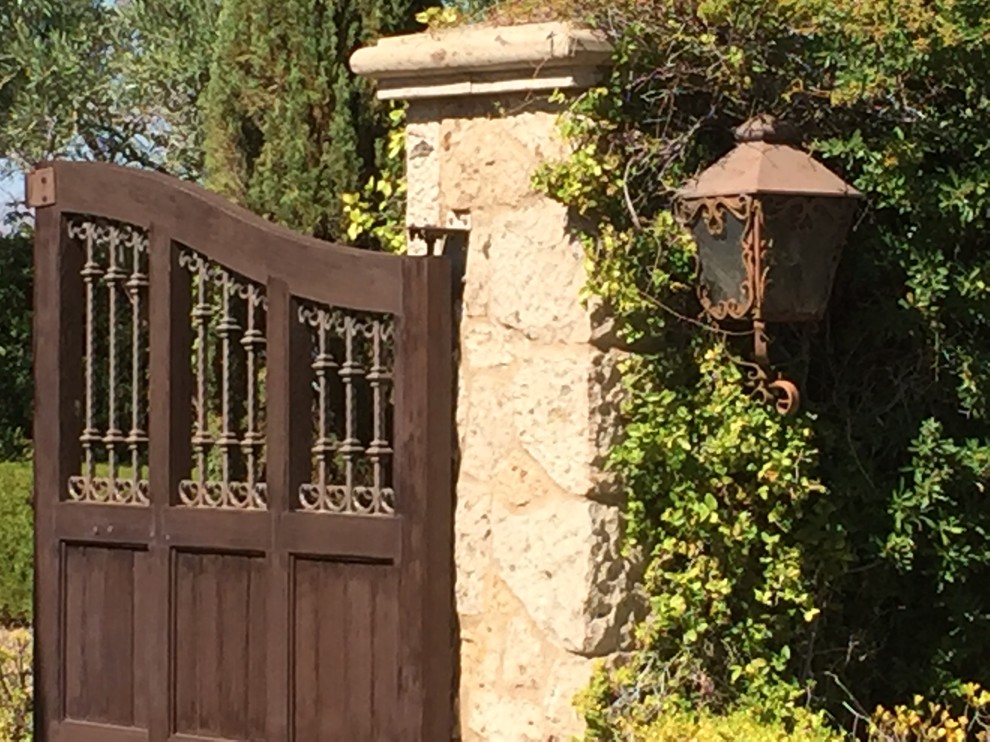 TUSCAN ENTRY