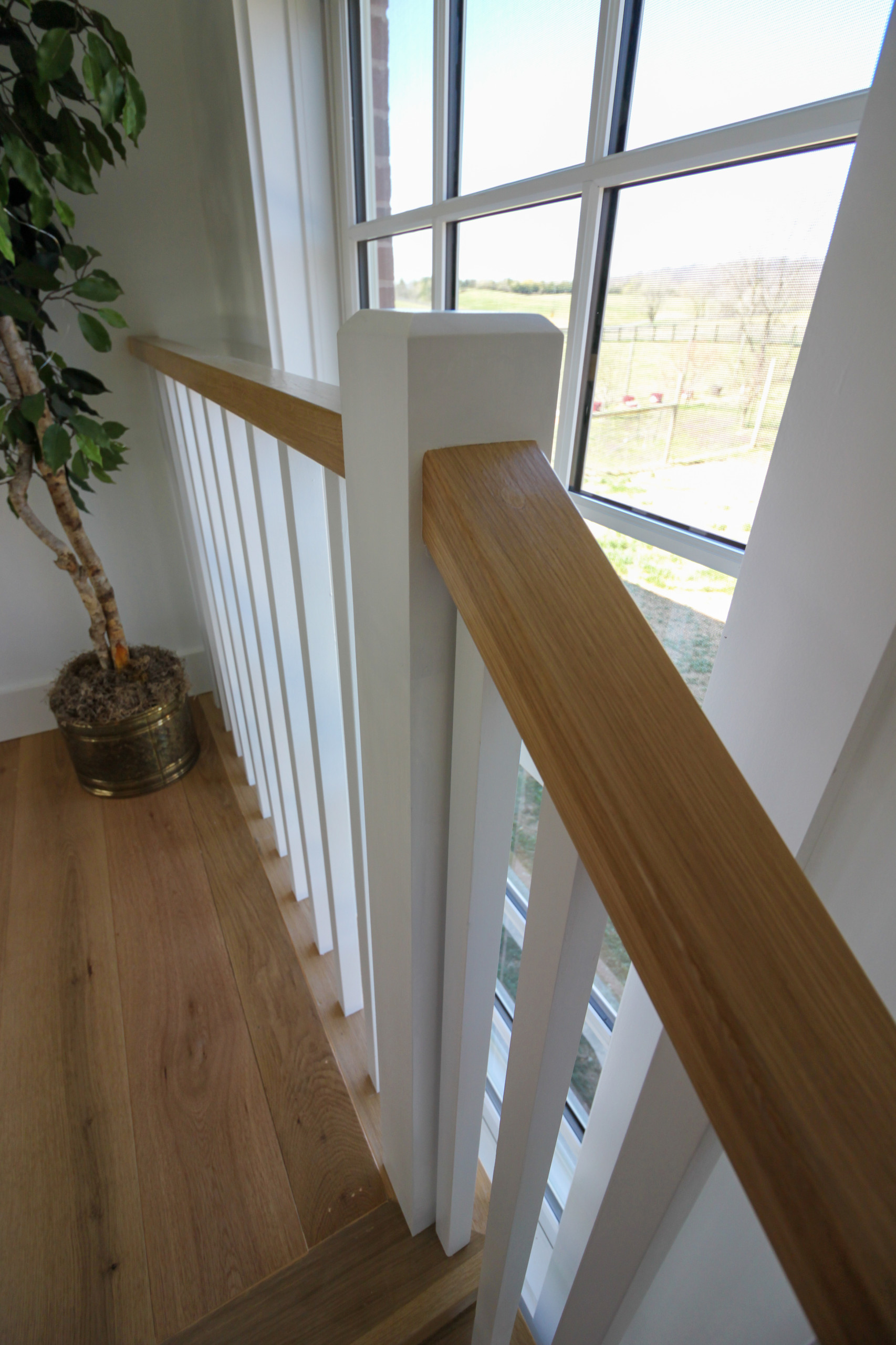 91_U-Shaped Floating Staircase Surrounded by Bucolic Mountain Views, Winchester,