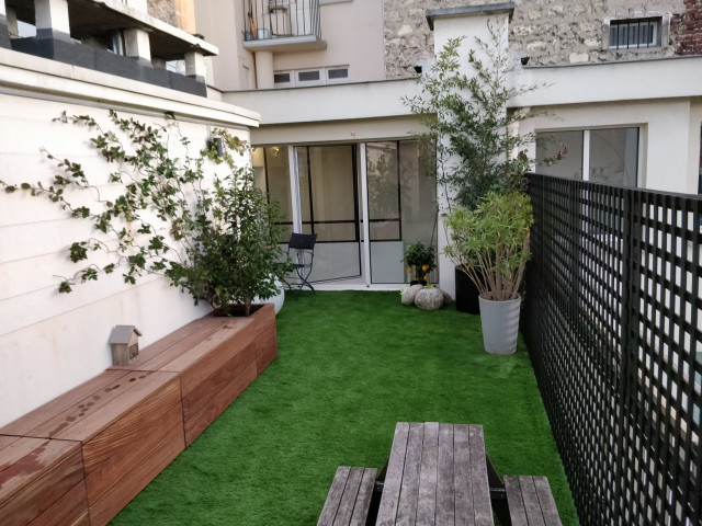 Terrasse avec cuisine ext&eacute;rieure Paris courtyard