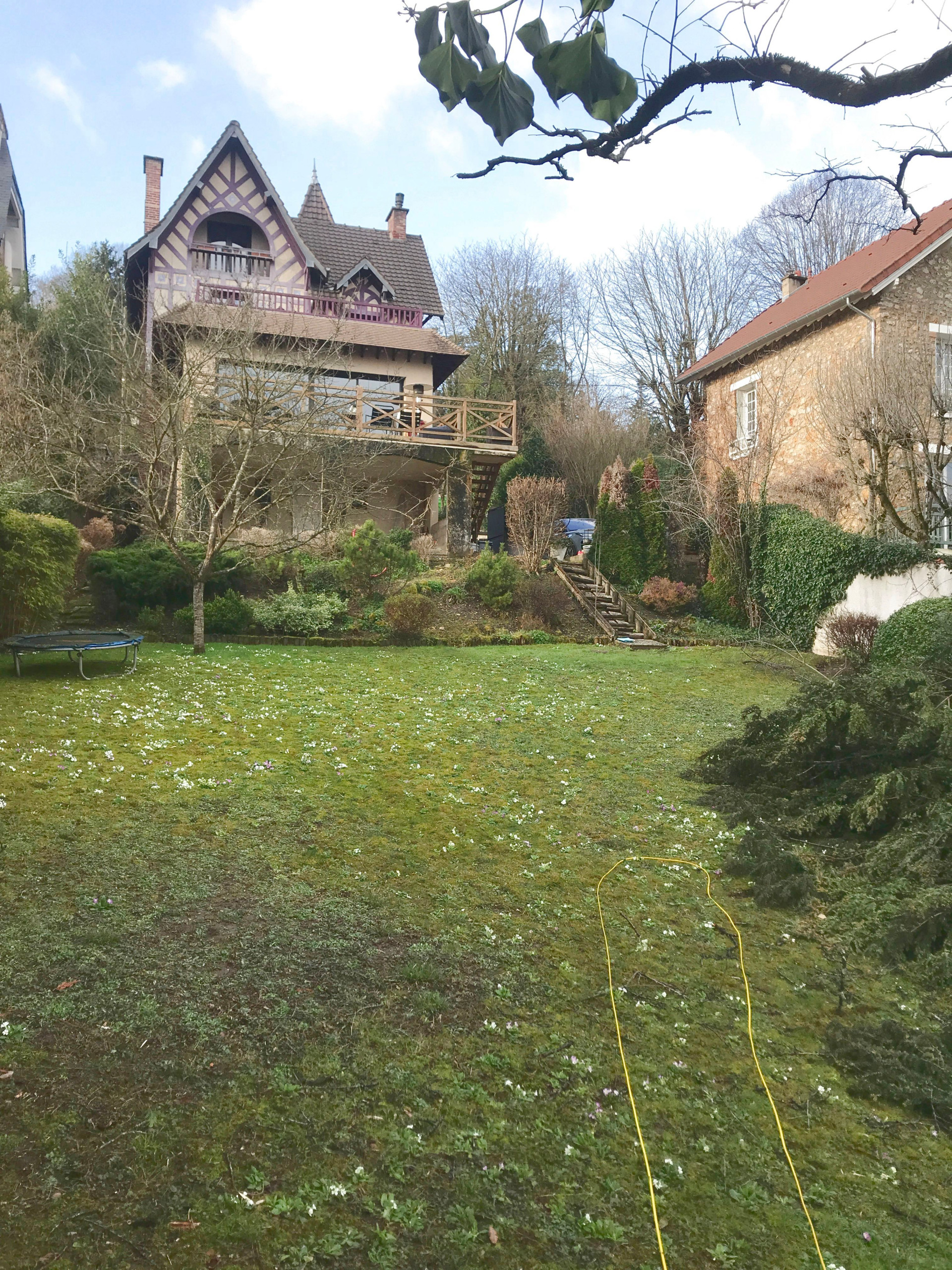 Jardin contemporain en pente