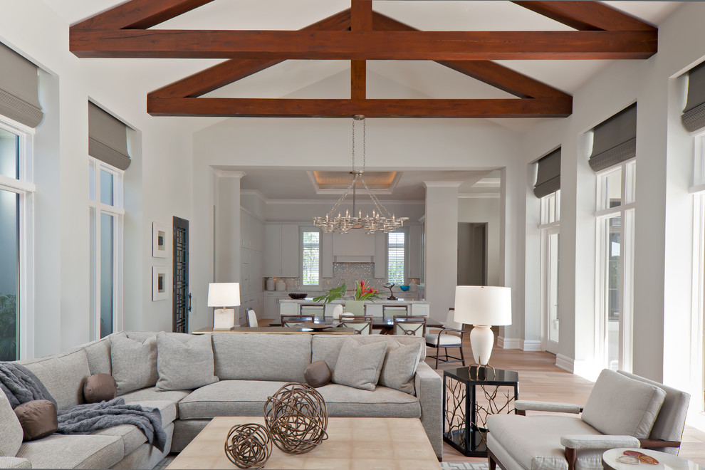 Example of a transitional home design design in Miami