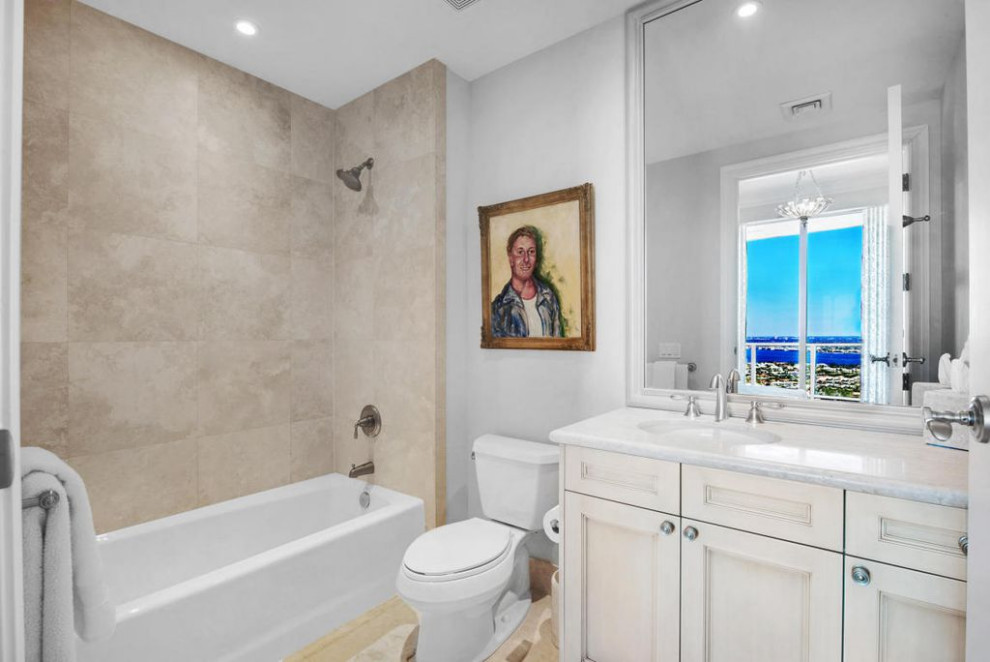 Transitional bathroom photo in Miami