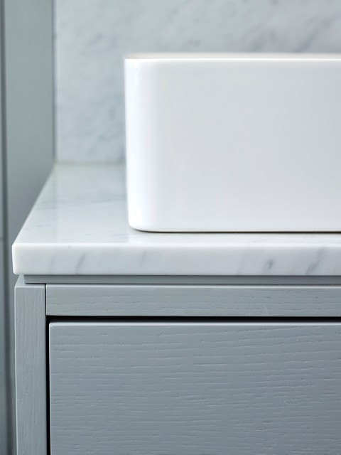 London VII contemporary-bathroom