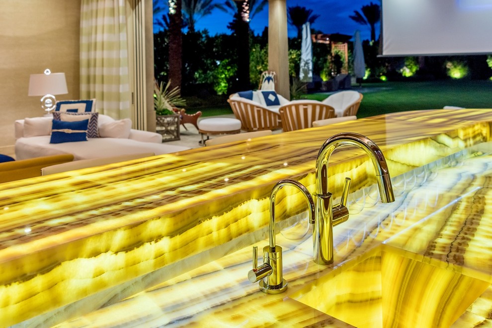 Home design - transitional home design idea in Los Angeles
