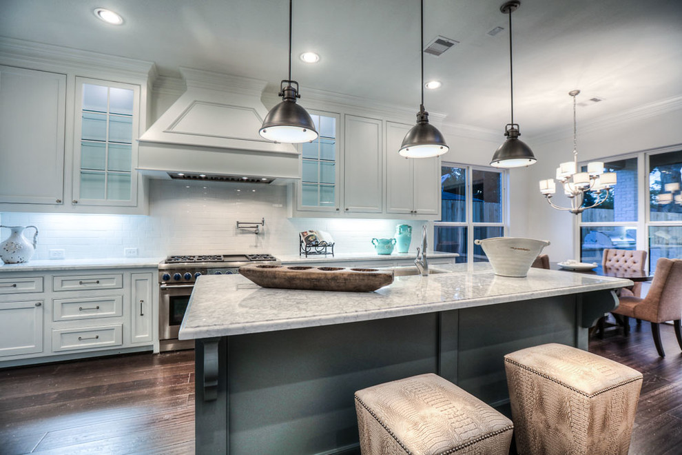 Example of a transitional kitchen design in Houston