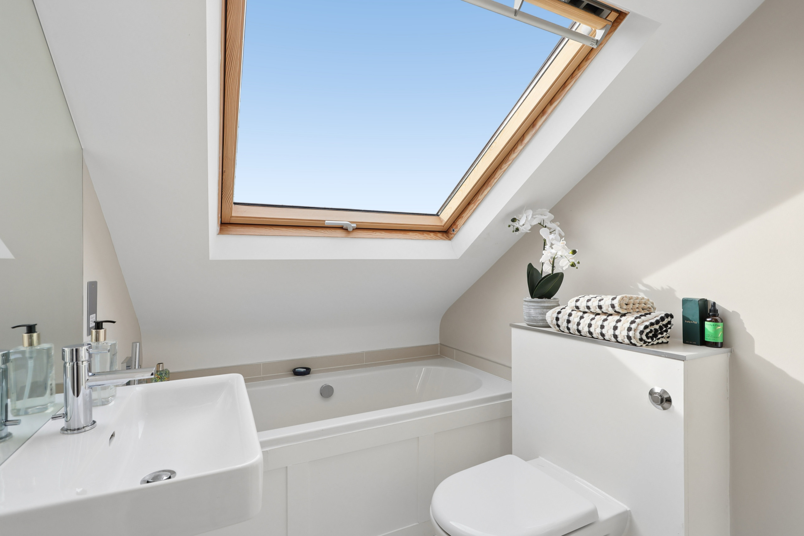 Uplift to Victorian family home in Fulham SW6 - ensuite bathroom