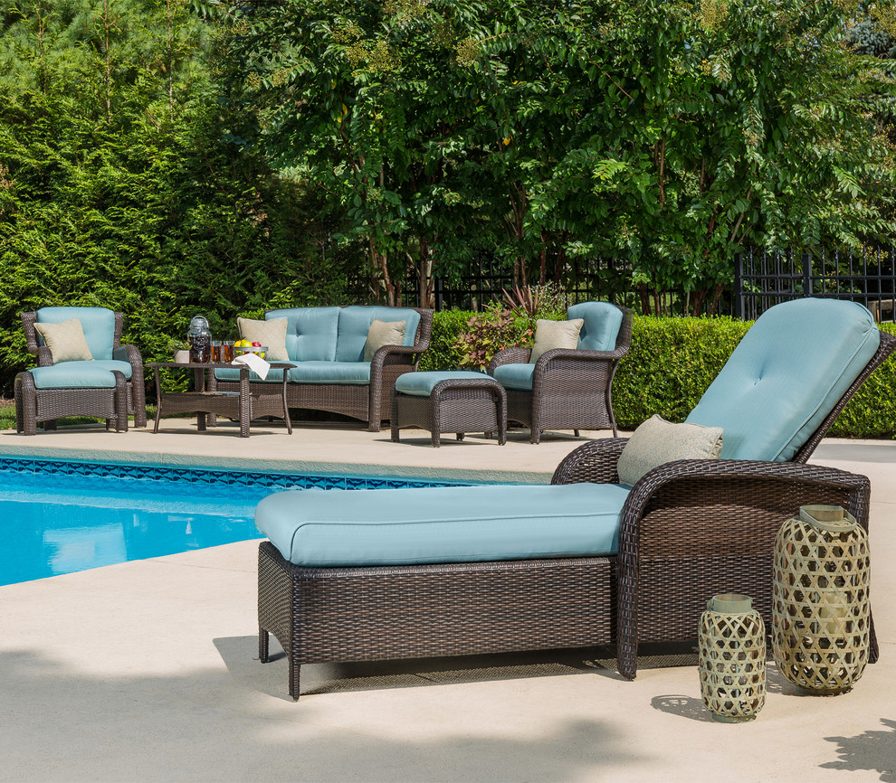 Transitional backyard home design photo
