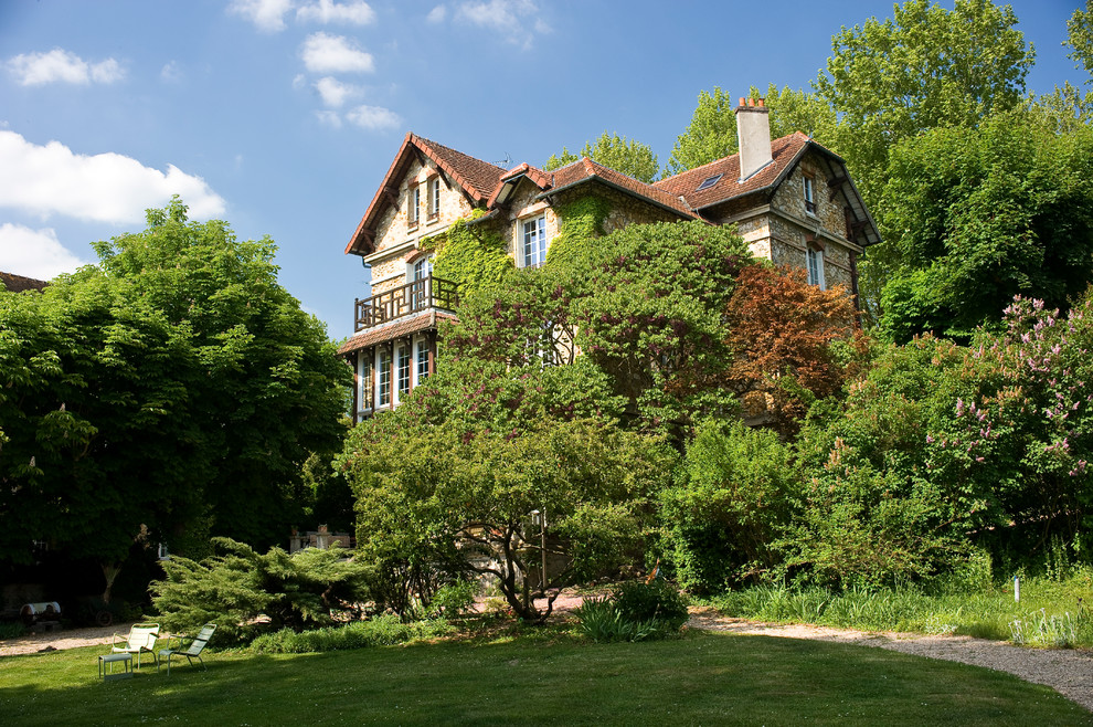 maison-de-famille-campagne-fa-ade-paris-par-julien-clapot-houzz