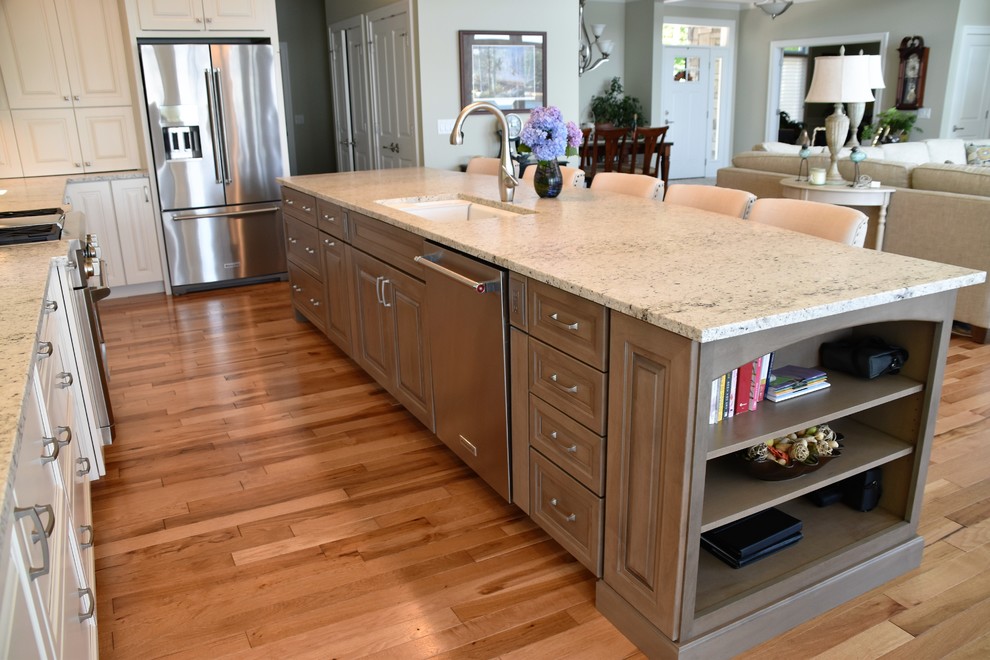 Home design - transitional home design idea
