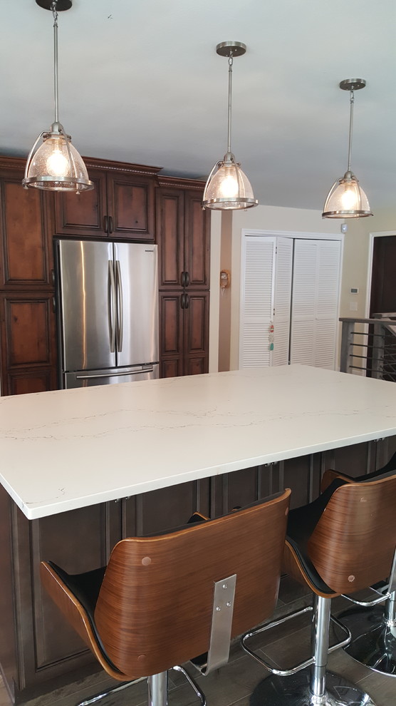 Kitchen - transitional kitchen idea