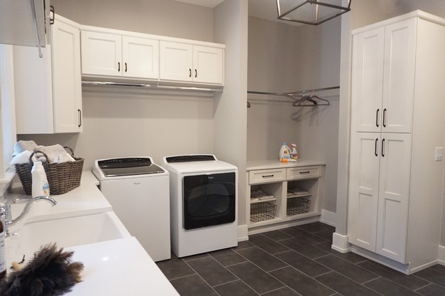 Modern Farmhouse country-laundry-room