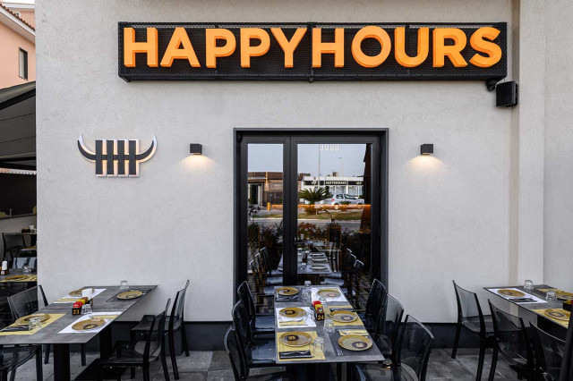 Happy Hours modern-eingang