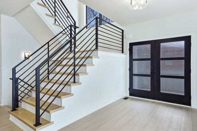 Longcroft contemporaneo-escalera