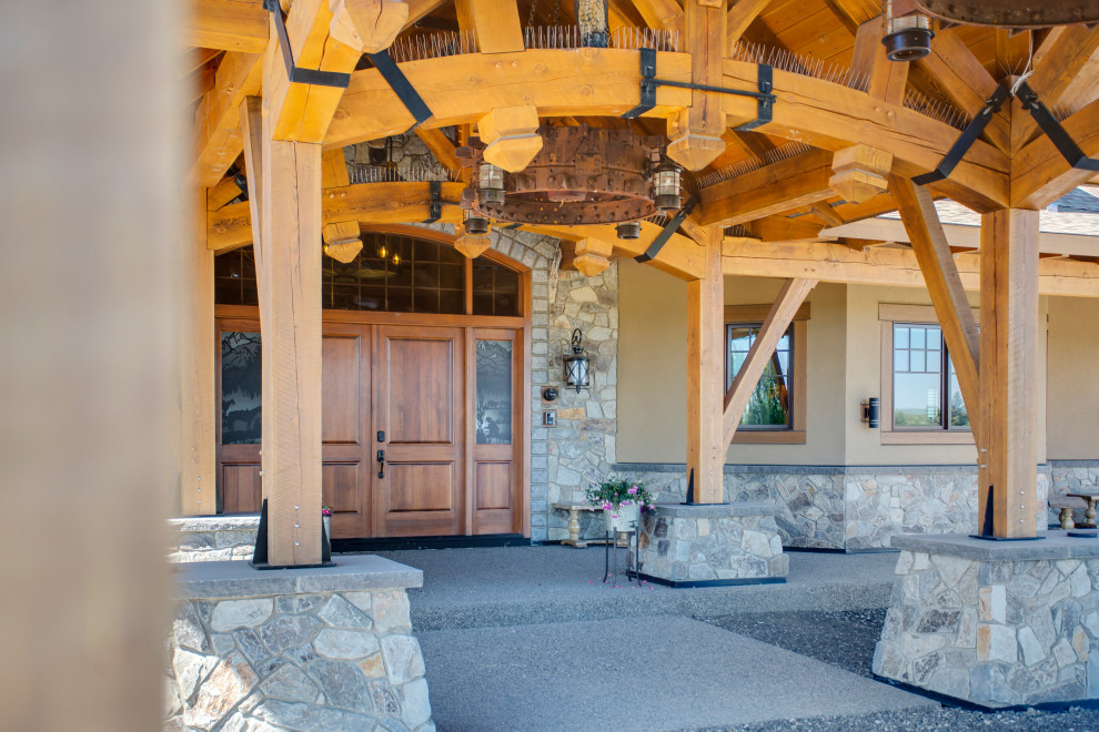 Home design - rustic home design idea in Calgary