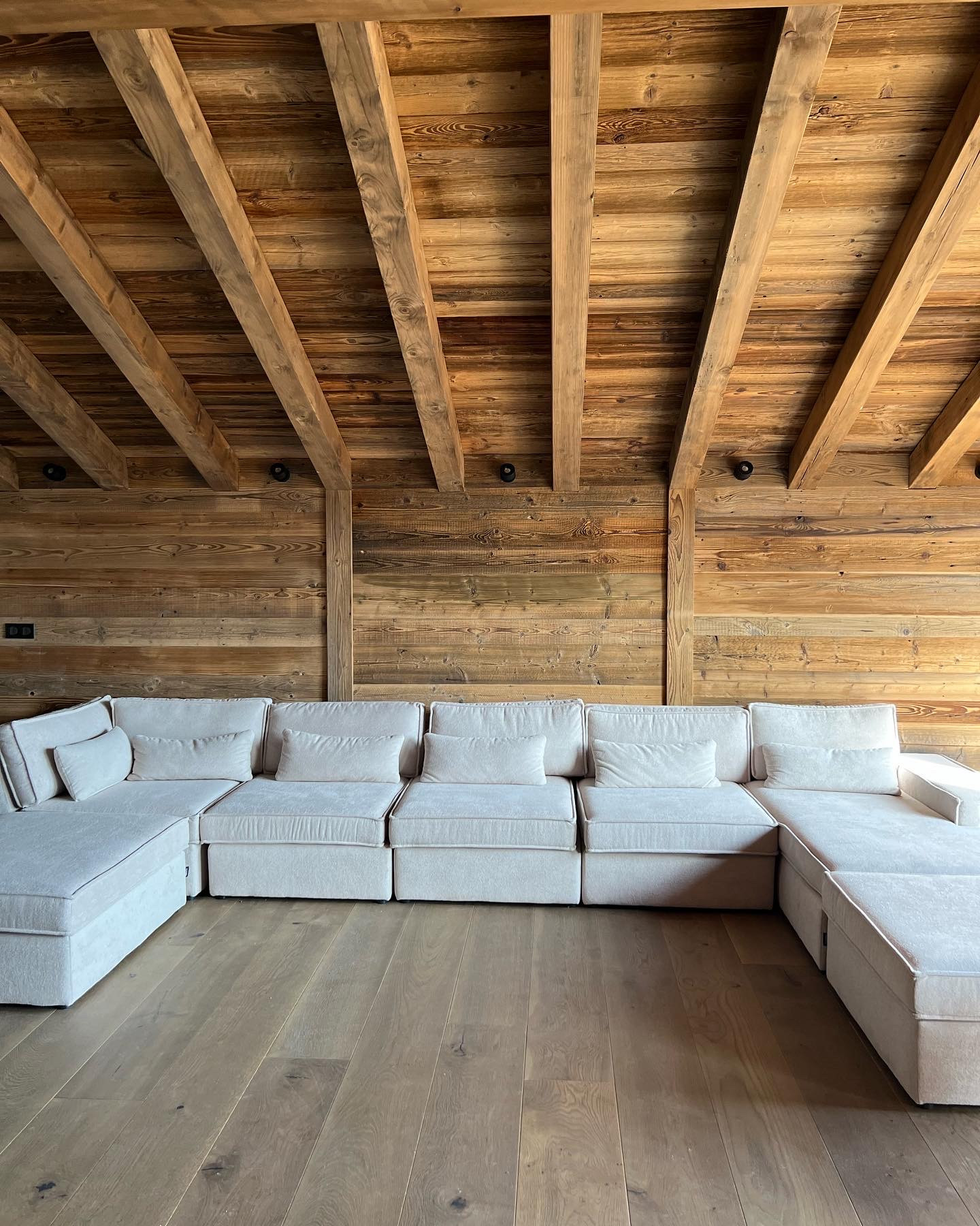 AGENCEMENT INTERIEUR CHALET DE MONTAGNE